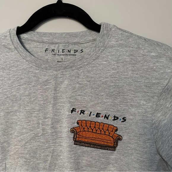 Friends Crop Top Sz: S - Picture 3 of 3